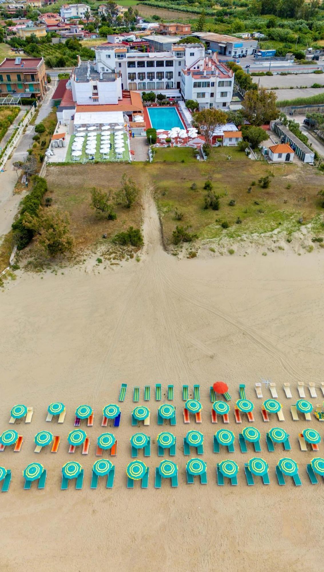 International Resort Mondragone Zewnętrze zdjęcie